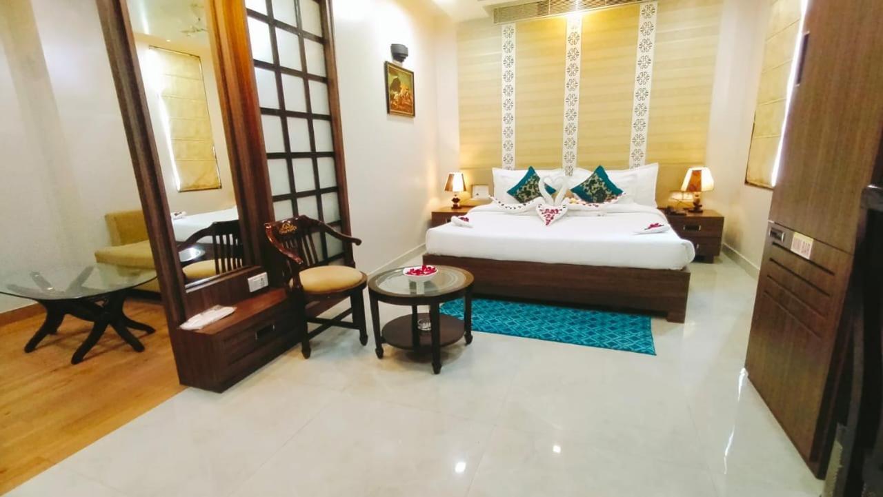 Hotel Ozas Grand Benares Buitenkant foto