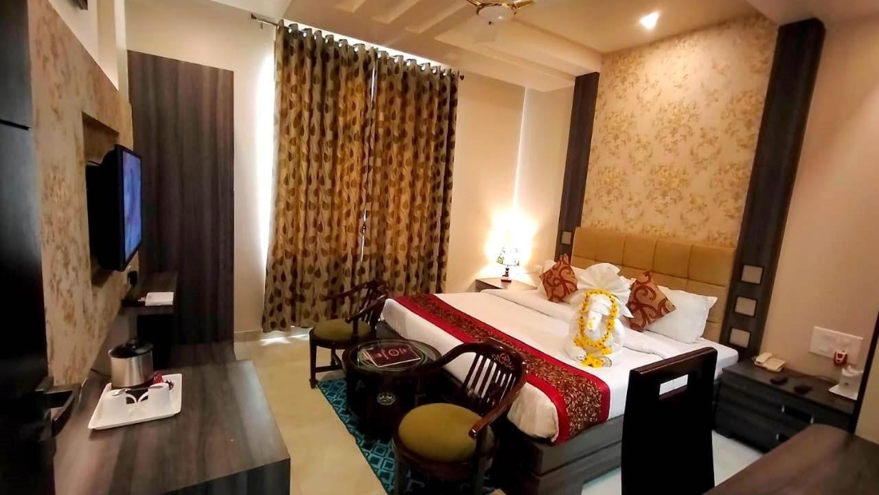 Hotel Ozas Grand Benares Buitenkant foto