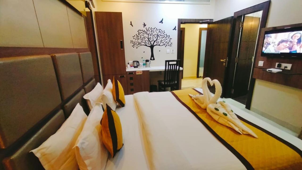 Hotel Ozas Grand Benares Buitenkant foto