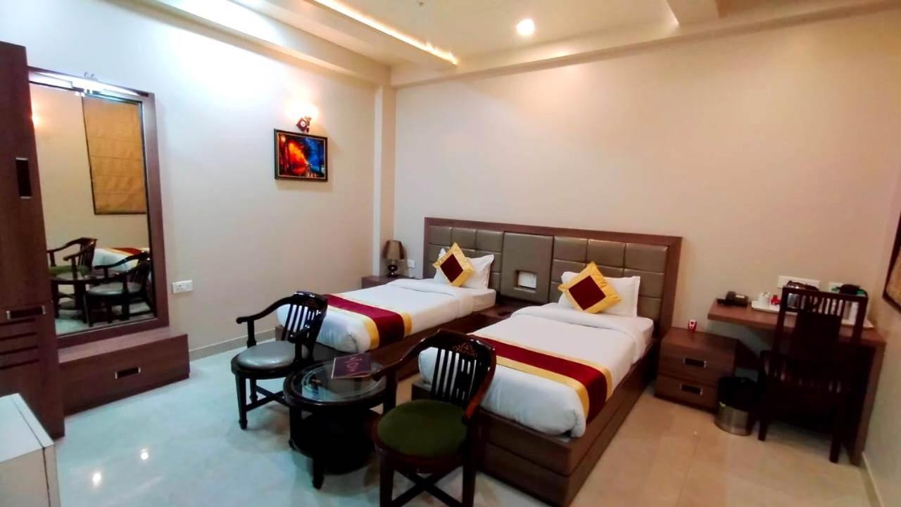 Hotel Ozas Grand Benares Buitenkant foto