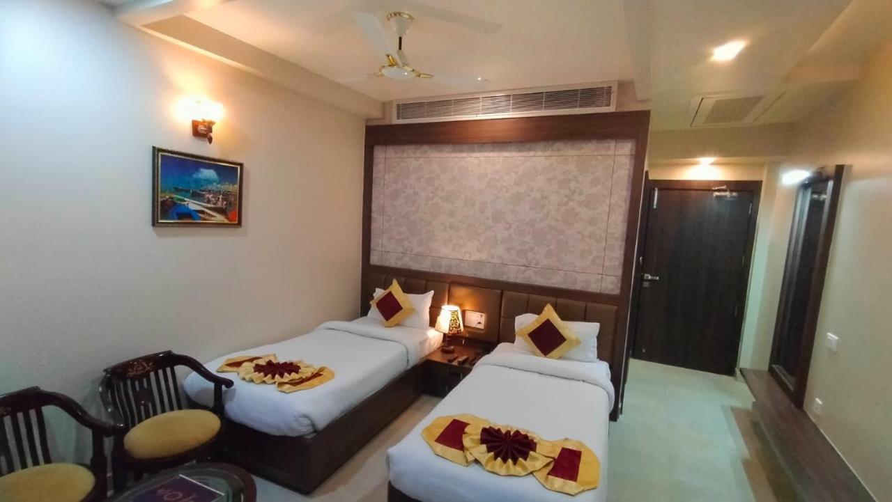Hotel Ozas Grand Benares Buitenkant foto