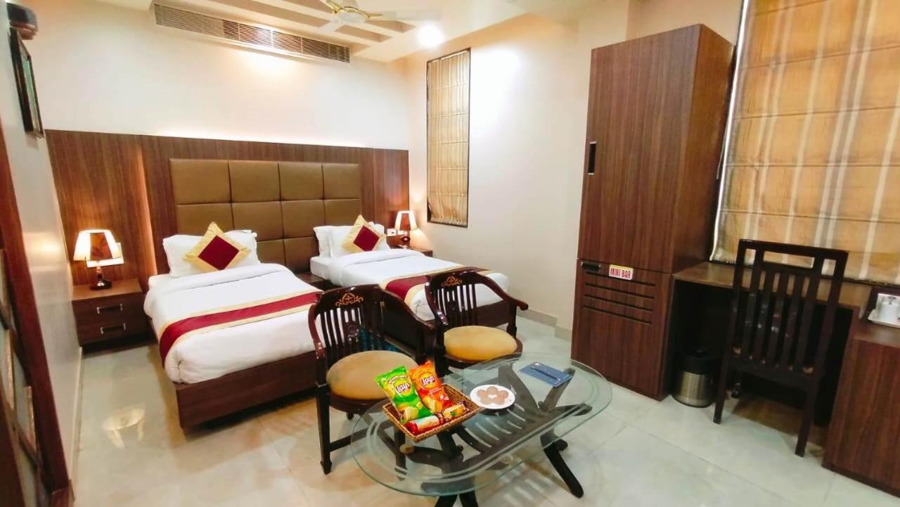 Hotel Ozas Grand Benares Buitenkant foto