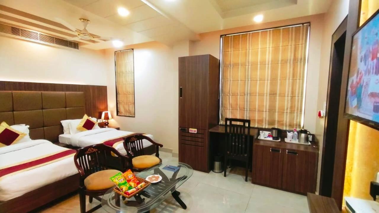 Hotel Ozas Grand Benares Buitenkant foto