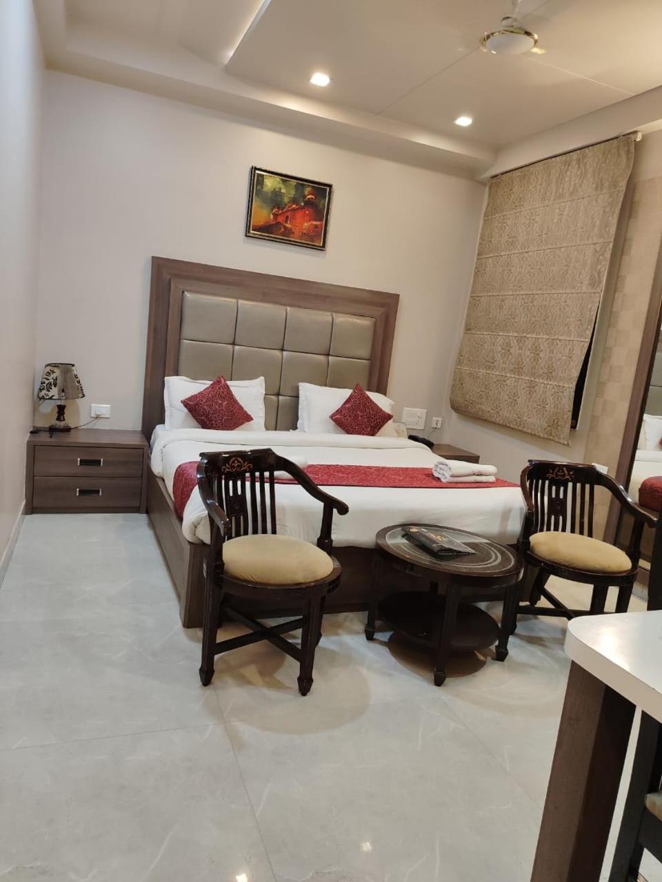 Hotel Ozas Grand Benares Buitenkant foto